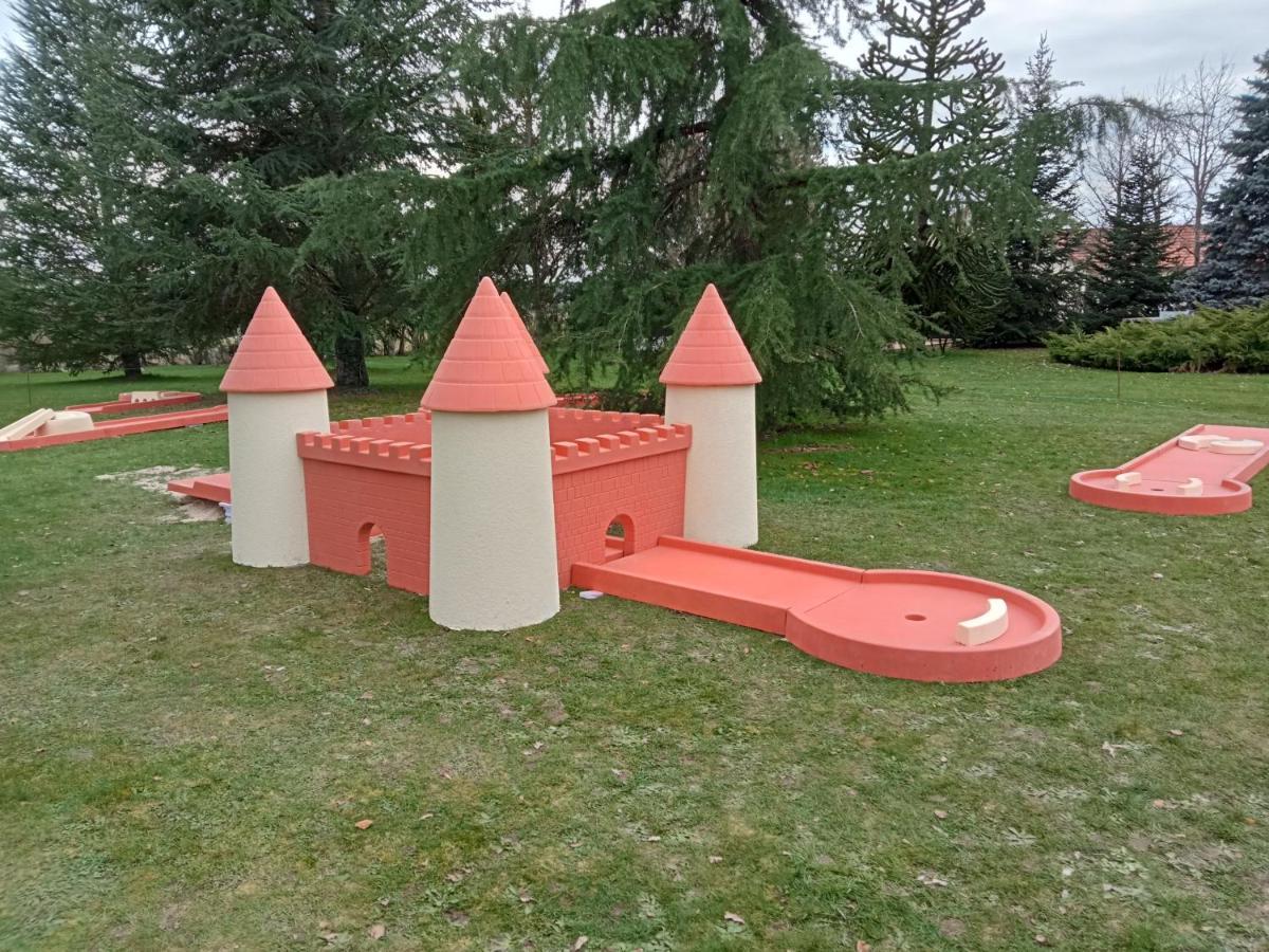 A L'Oree Du Parc Saint-Priest-des-Champs Exterior photo